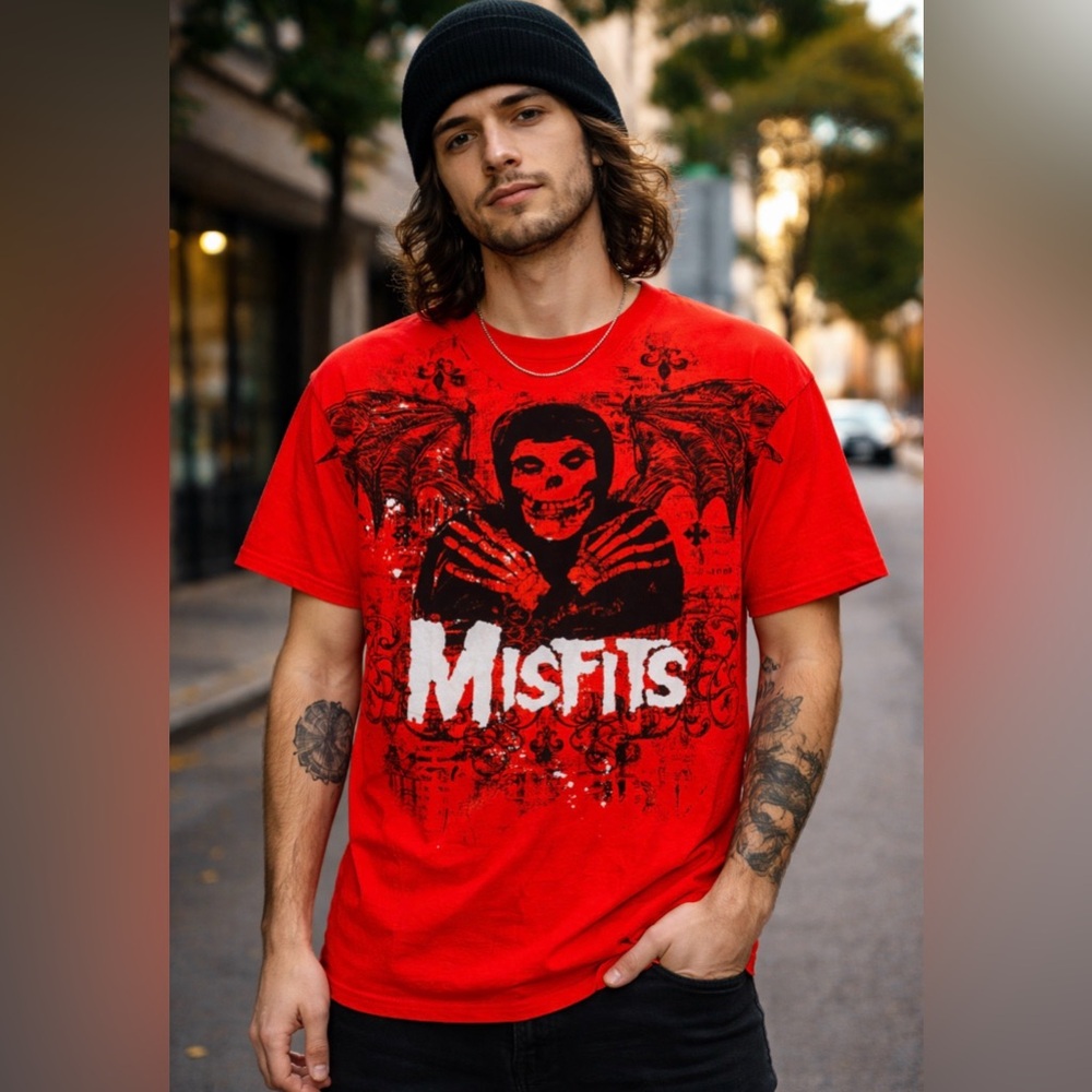 Misfits Red Graphic Tee XL Skull Wings Band Shirt Punk Rock